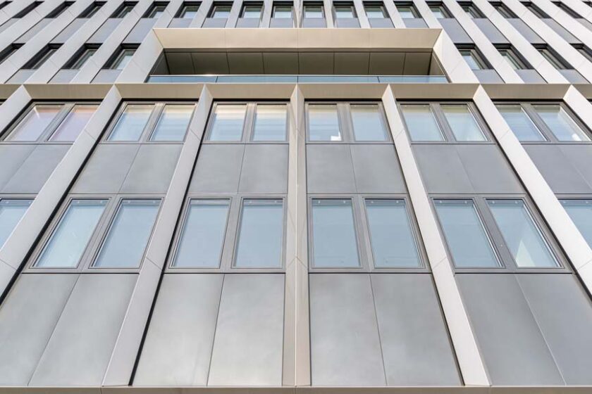 Vorgehängte hinterlüftete Fassade (VHF), OSZ Lise-Meitner-Schule - Berlin, ©Markus Gröteke / architectureshooting